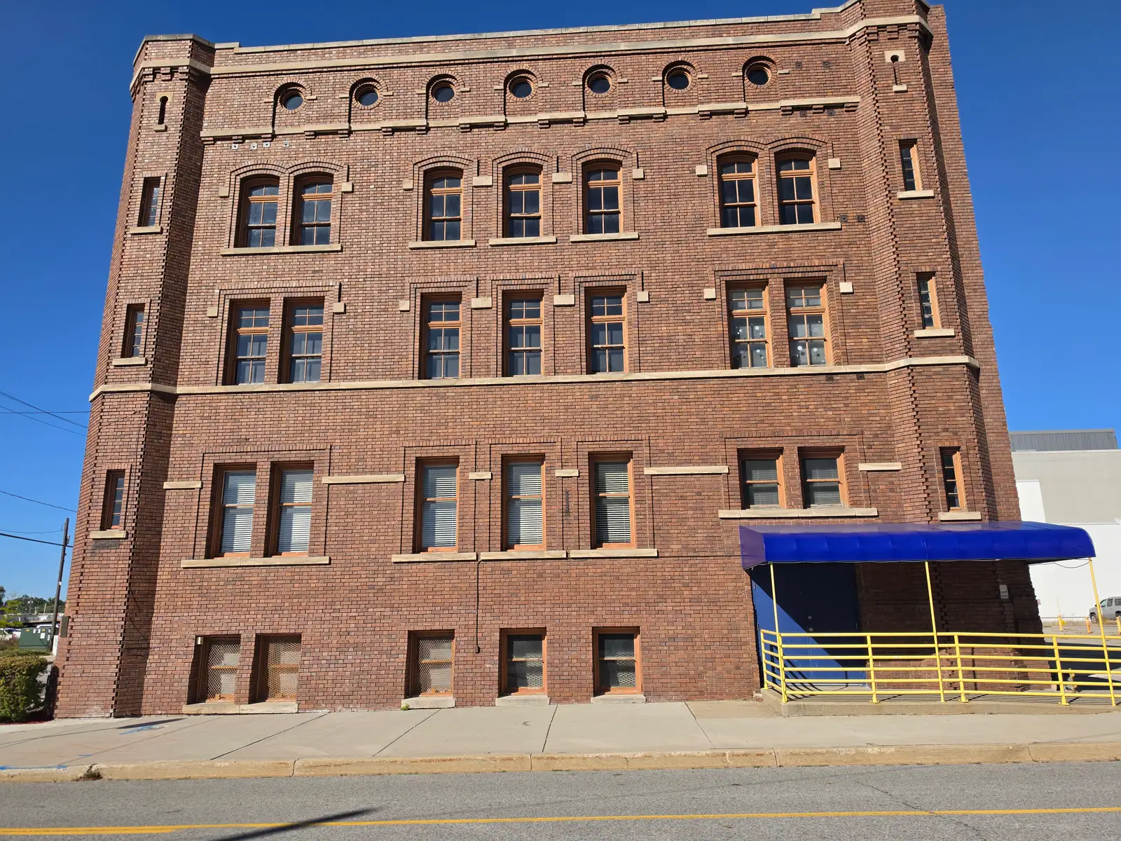 234 S Water St image 2