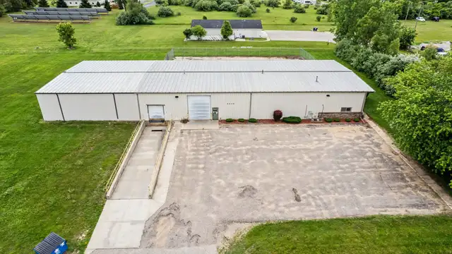 5846 Venture Way thumbnail 3