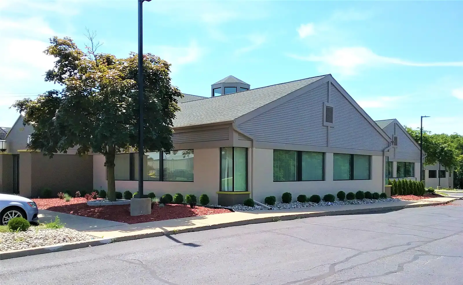 39319 Plymouth Rd, Livonia, MI 48150-1059