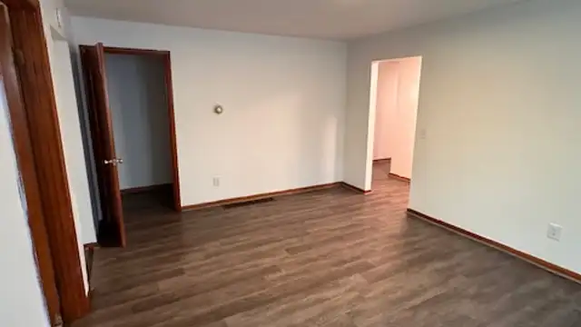 2820 Collingwood Blvd thumbnail 3