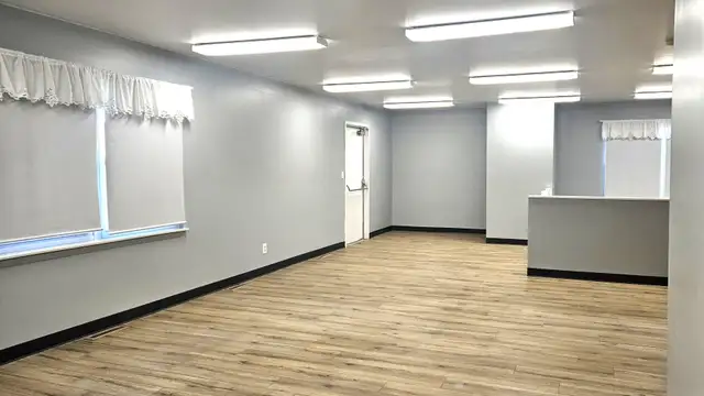 511 S Center Rd thumbnail 5