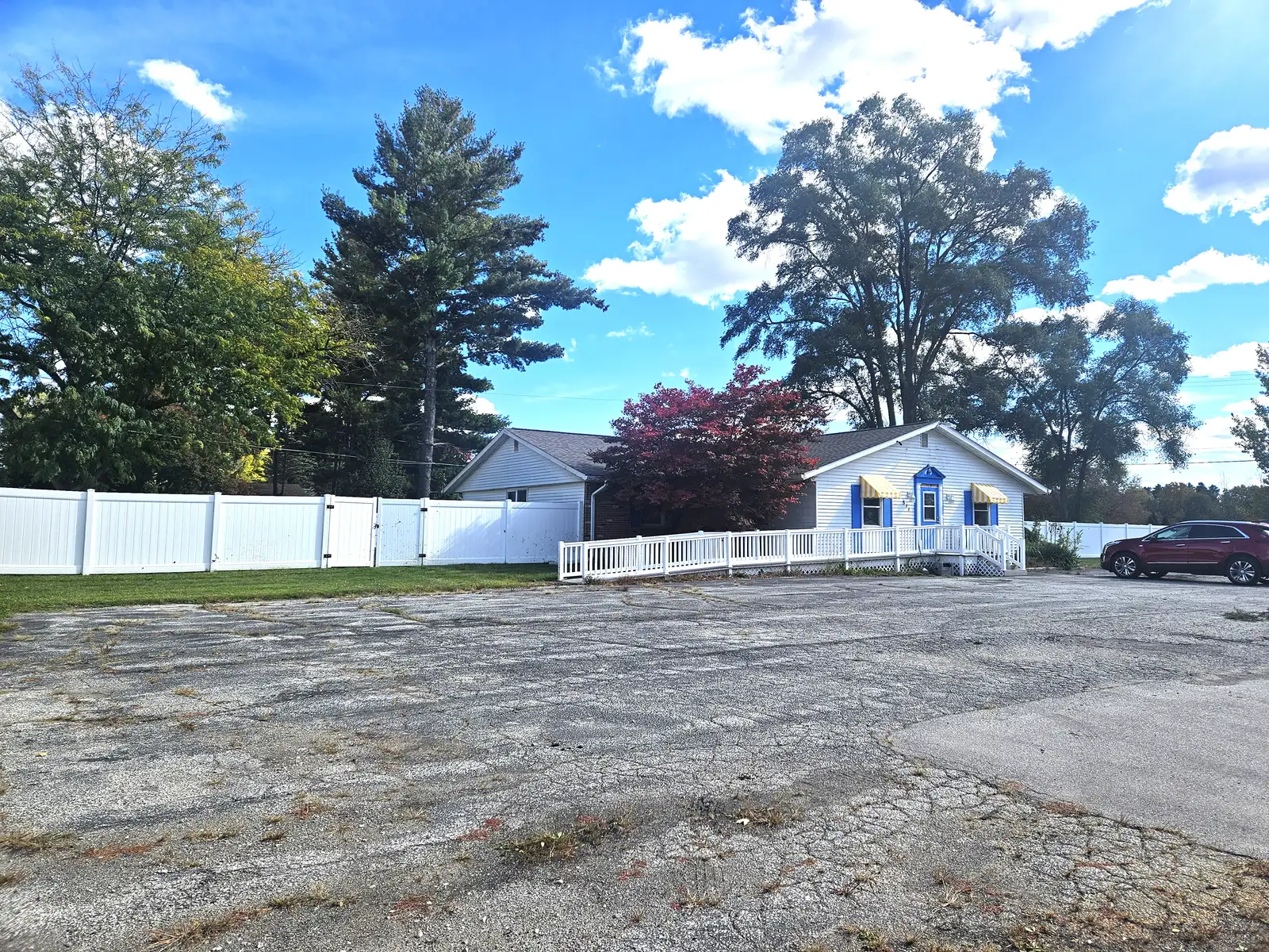 511 S Center Rd image 18