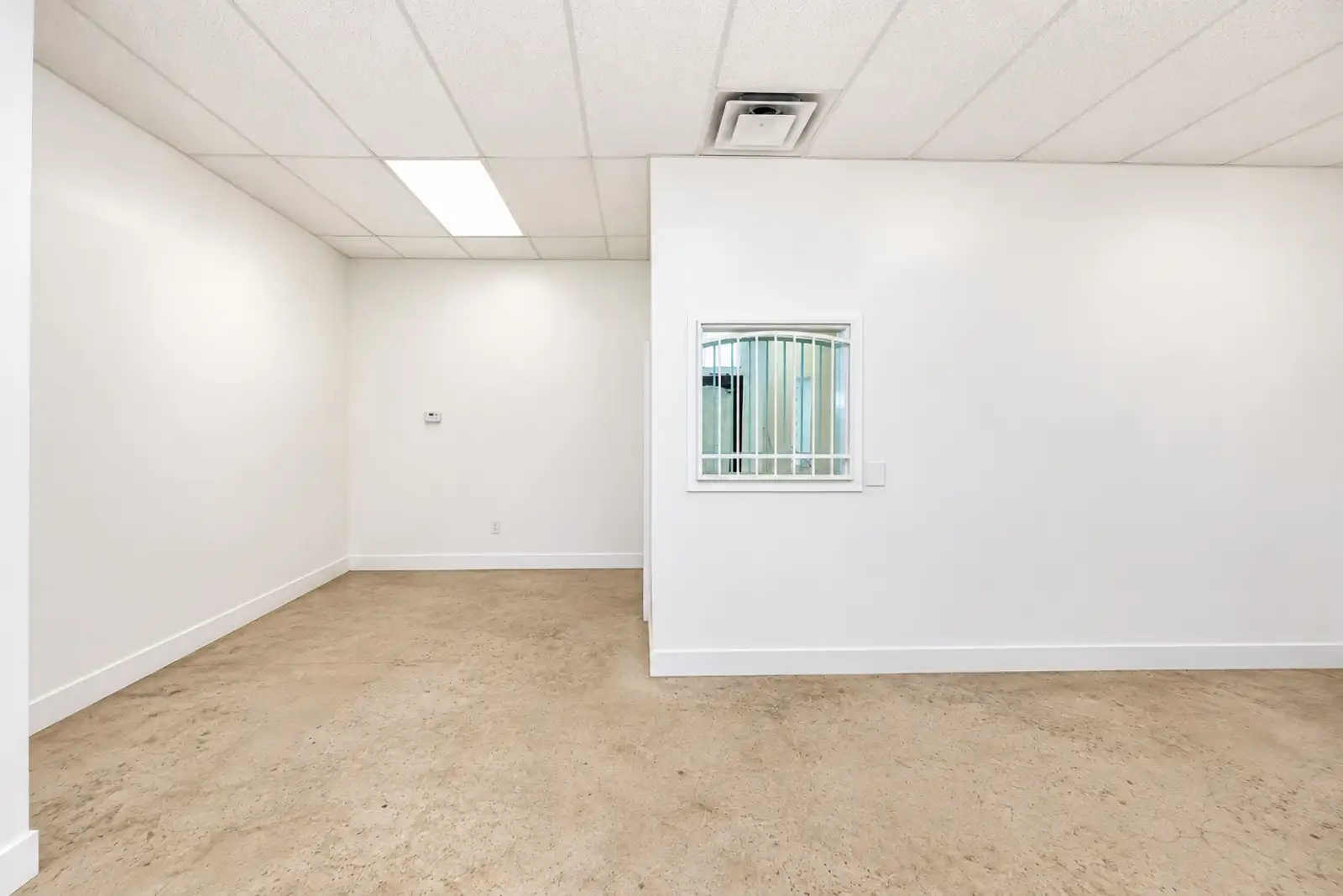 13940 Gratiot Ave image 6