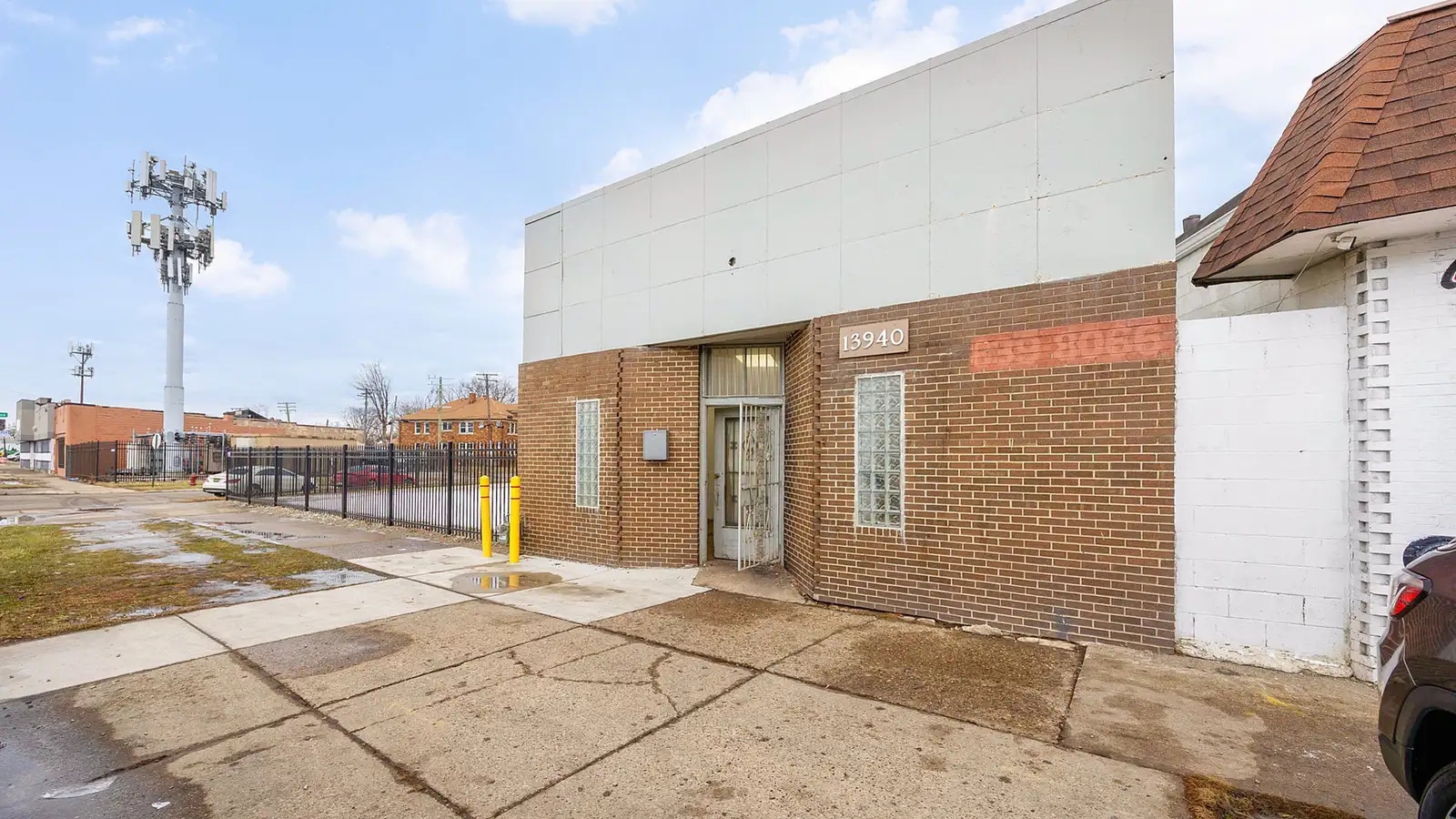 13940 Gratiot Ave image 2