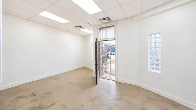 13940 Gratiot Ave thumbnail 5