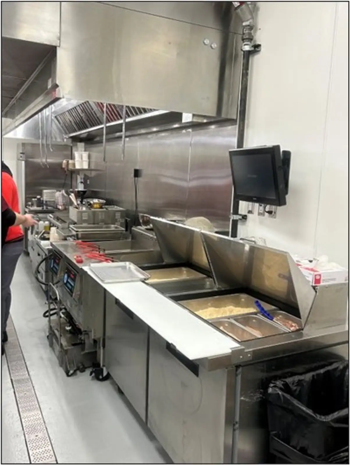Unit 11746 - 11474 -11476 N Linden Rd