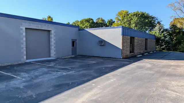 Open Office and Warehouse Space thumbnail 3