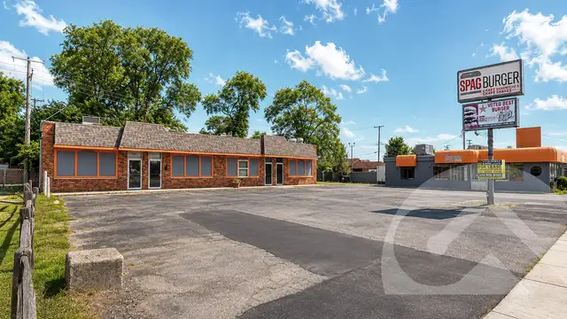 17265-17275 E 9 Mile Rd thumbnail 1