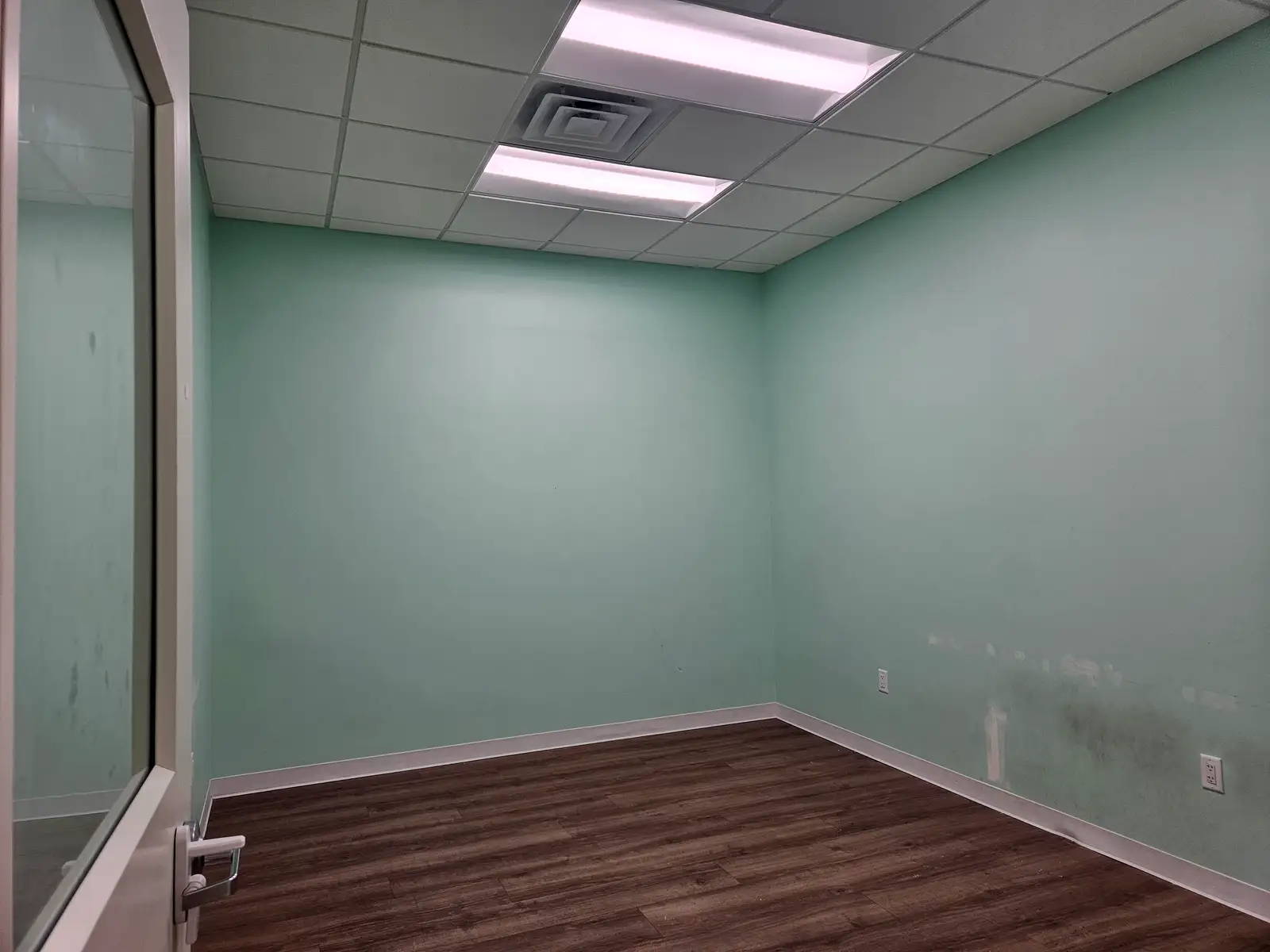 4620 State image 13