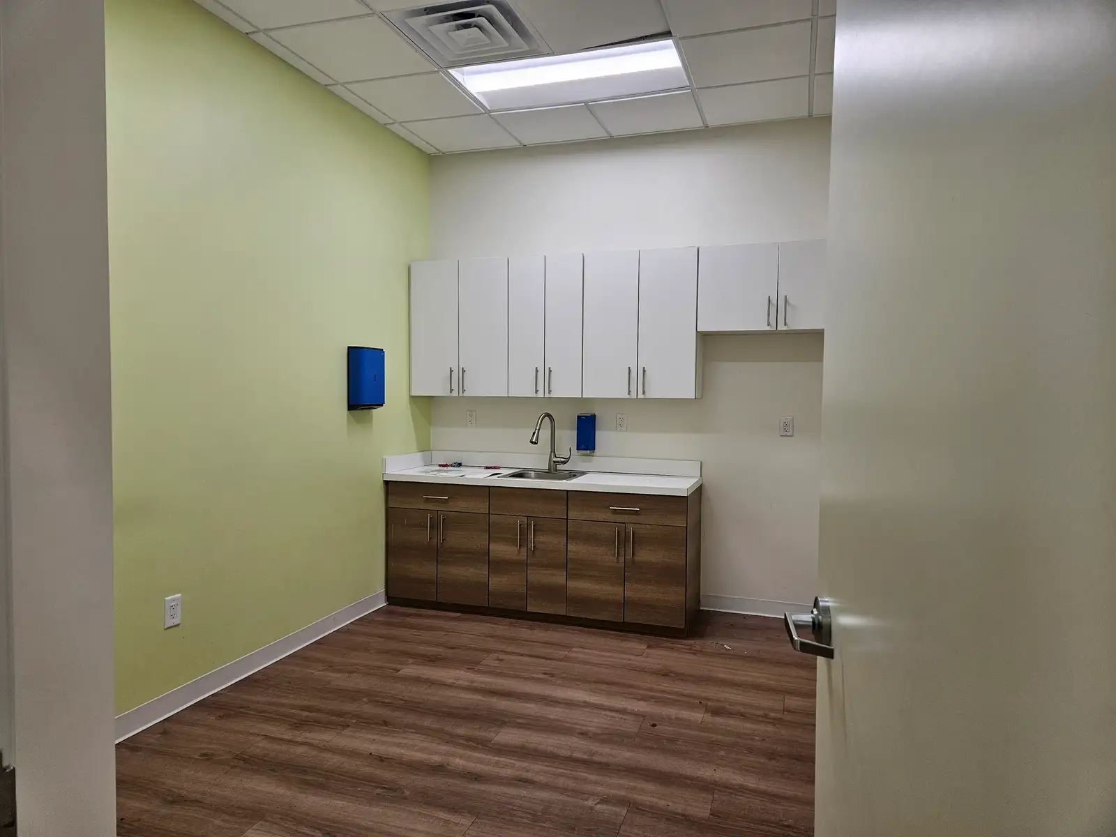 4620 State image 12