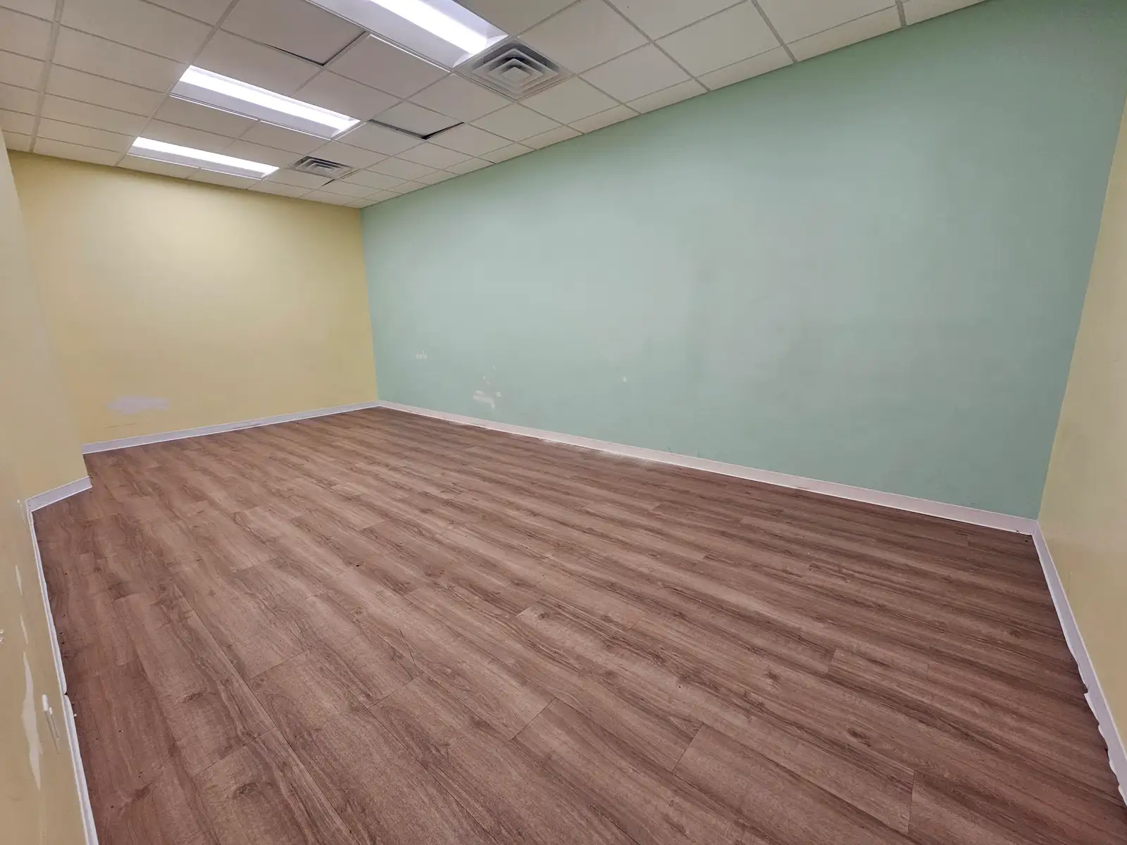 4620 State image 16