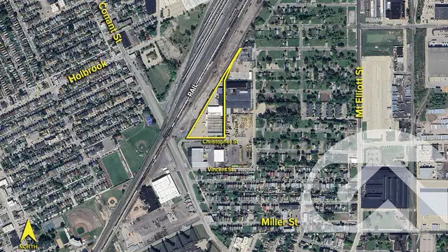 3901 Christopher St thumbnail 2
