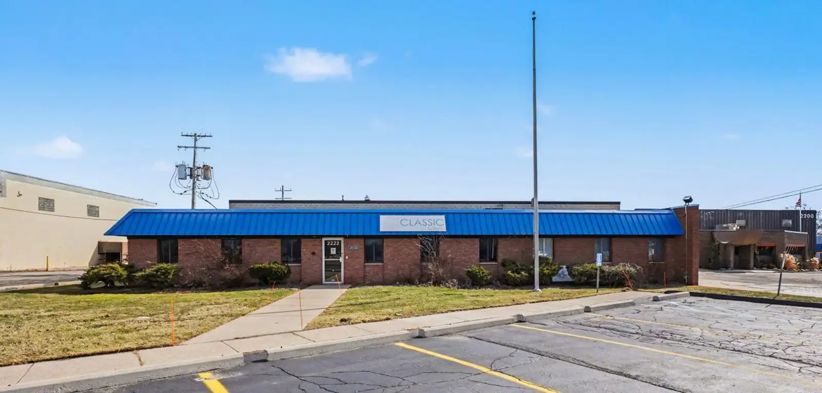 2222 Stephenson Hwy