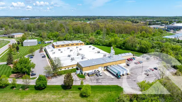 960 Woodland Dr thumbnail 2