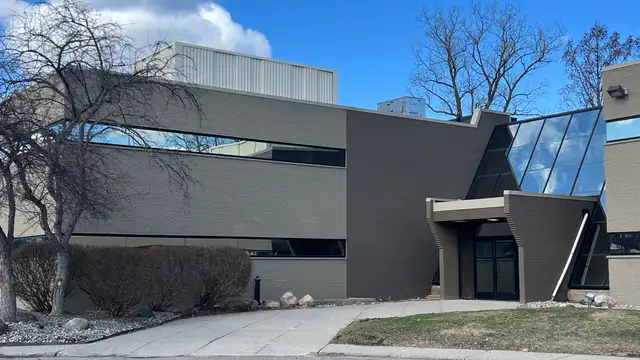 20300 W 12 Mile Rd thumbnail 2