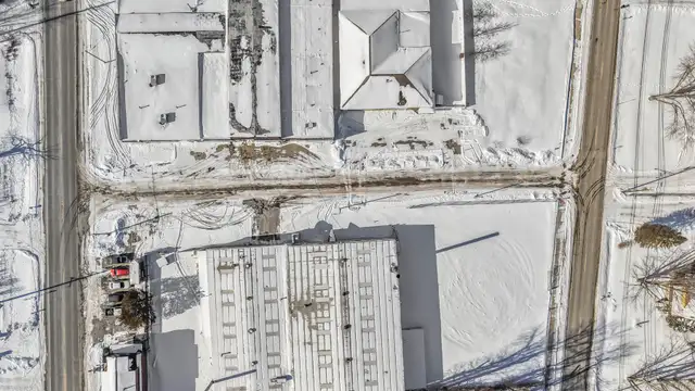 4618 Pointe Tremble Rd | Sunsation Building thumbnail 5