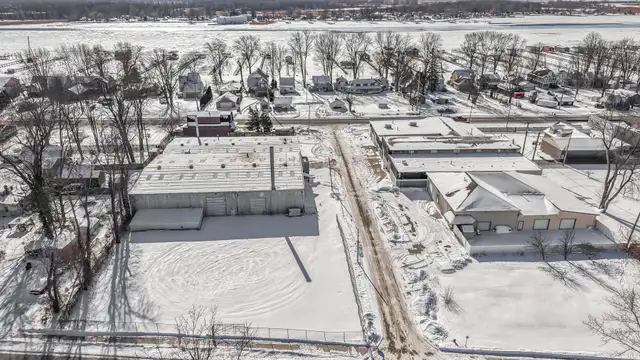 4618 Pointe Tremble Rd | Sunsation Building thumbnail 2