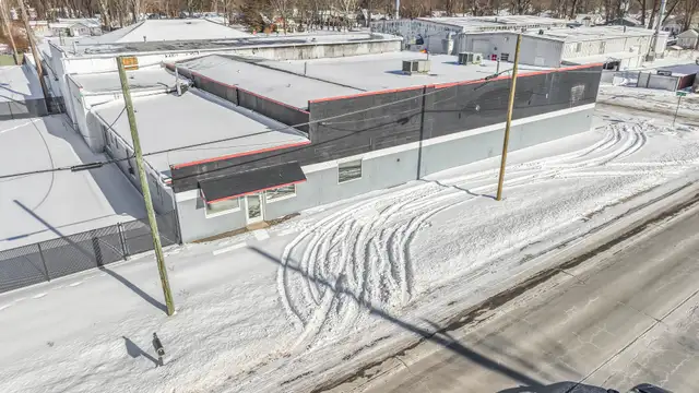 4618 Pointe Tremble Rd | Sunsation Building thumbnail 4
