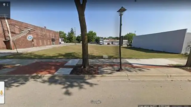 315 E Superior St thumbnail 2