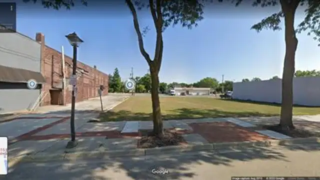 315 E Superior St thumbnail 3