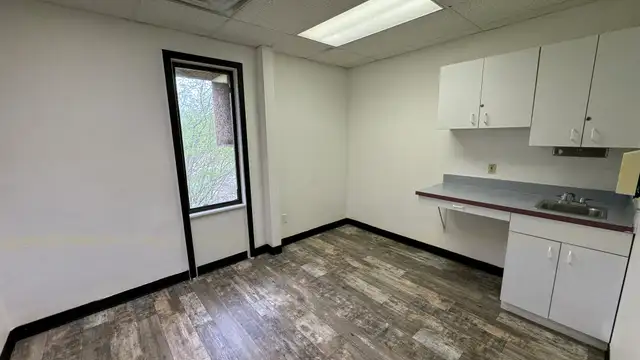 Unit 214 thumbnail 2