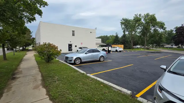 29222 Grand River Ave thumbnail 3