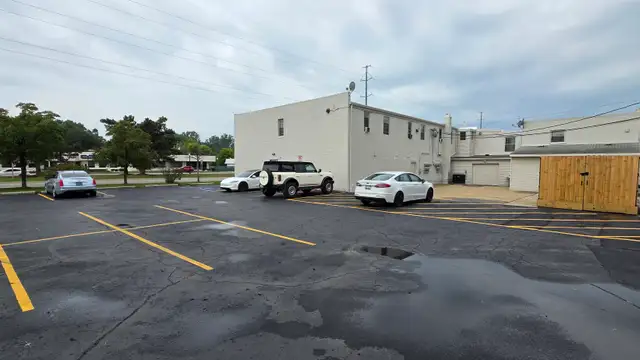 29222 Grand River Ave thumbnail 4
