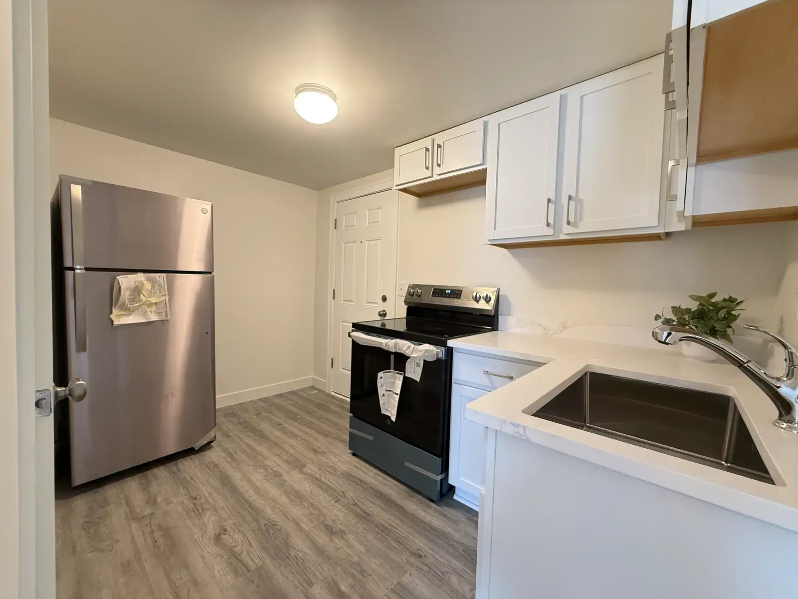 29222 Grand River Ave image 11