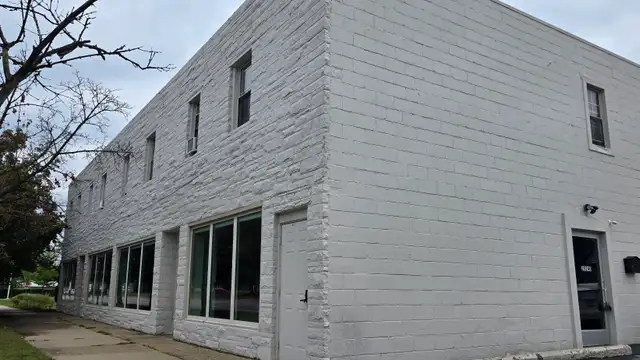 29222 Grand River Ave thumbnail 2