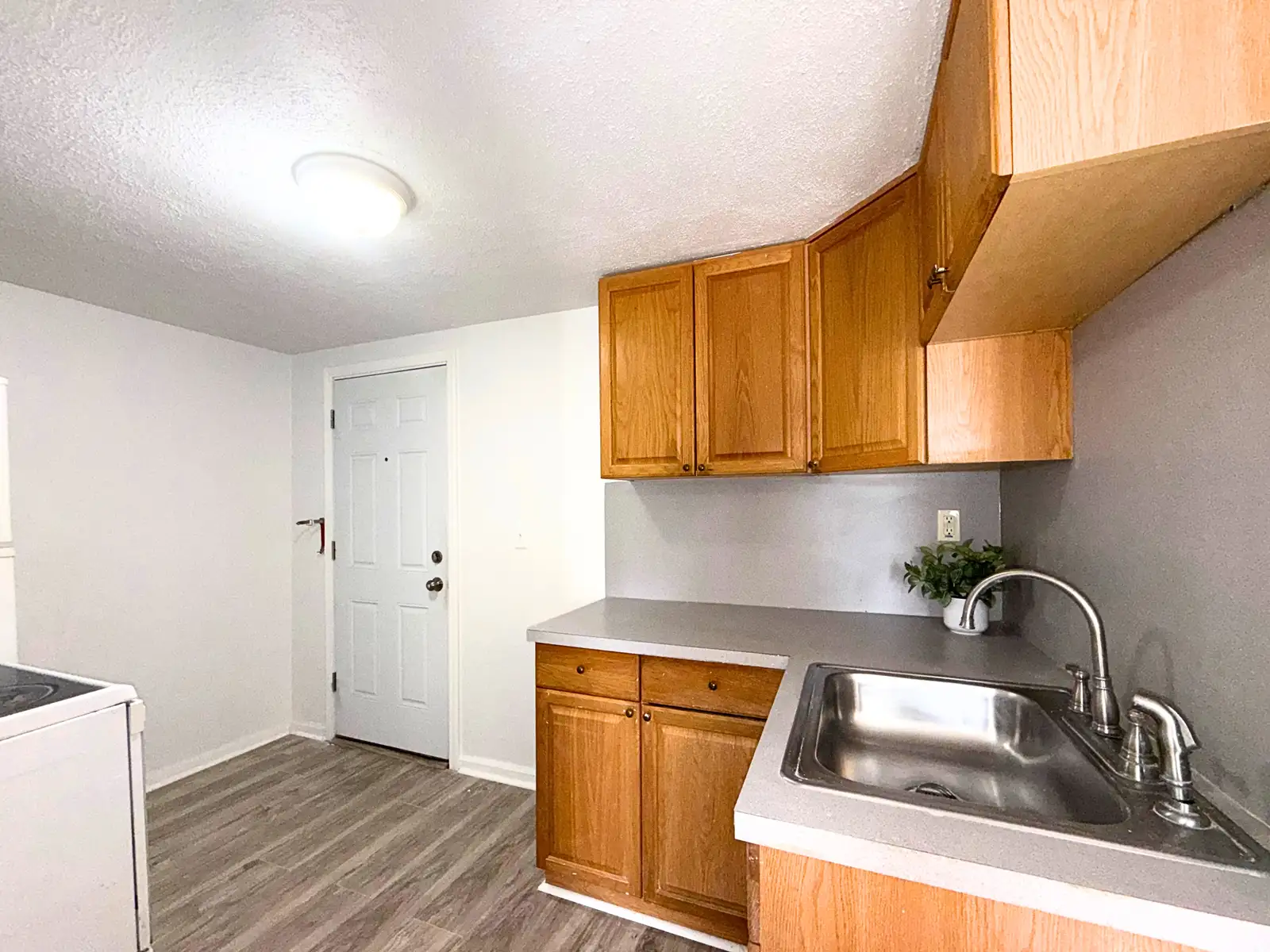 29222 Grand River Ave image 12