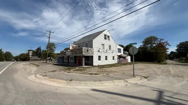 7245 Lakeshore thumbnail 3