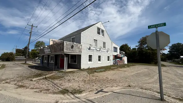 7245 Lakeshore thumbnail 4