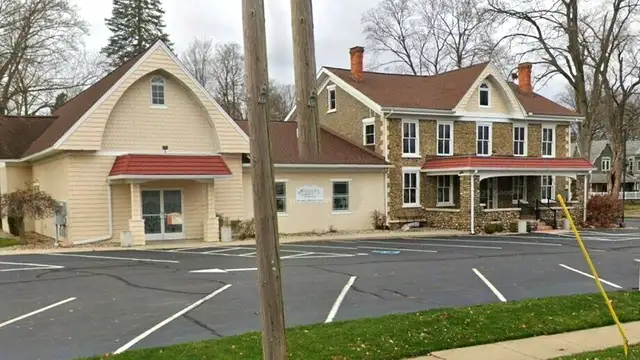 303 S Hillsdale St thumbnail 2