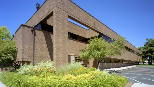 Northwestern Medical Center | 29275 Northwestern Highway thumbnail 3