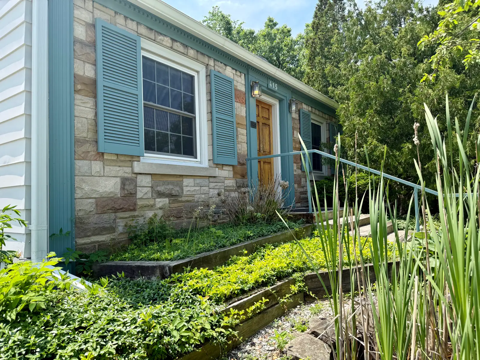 415 W Grand River Ave image 8