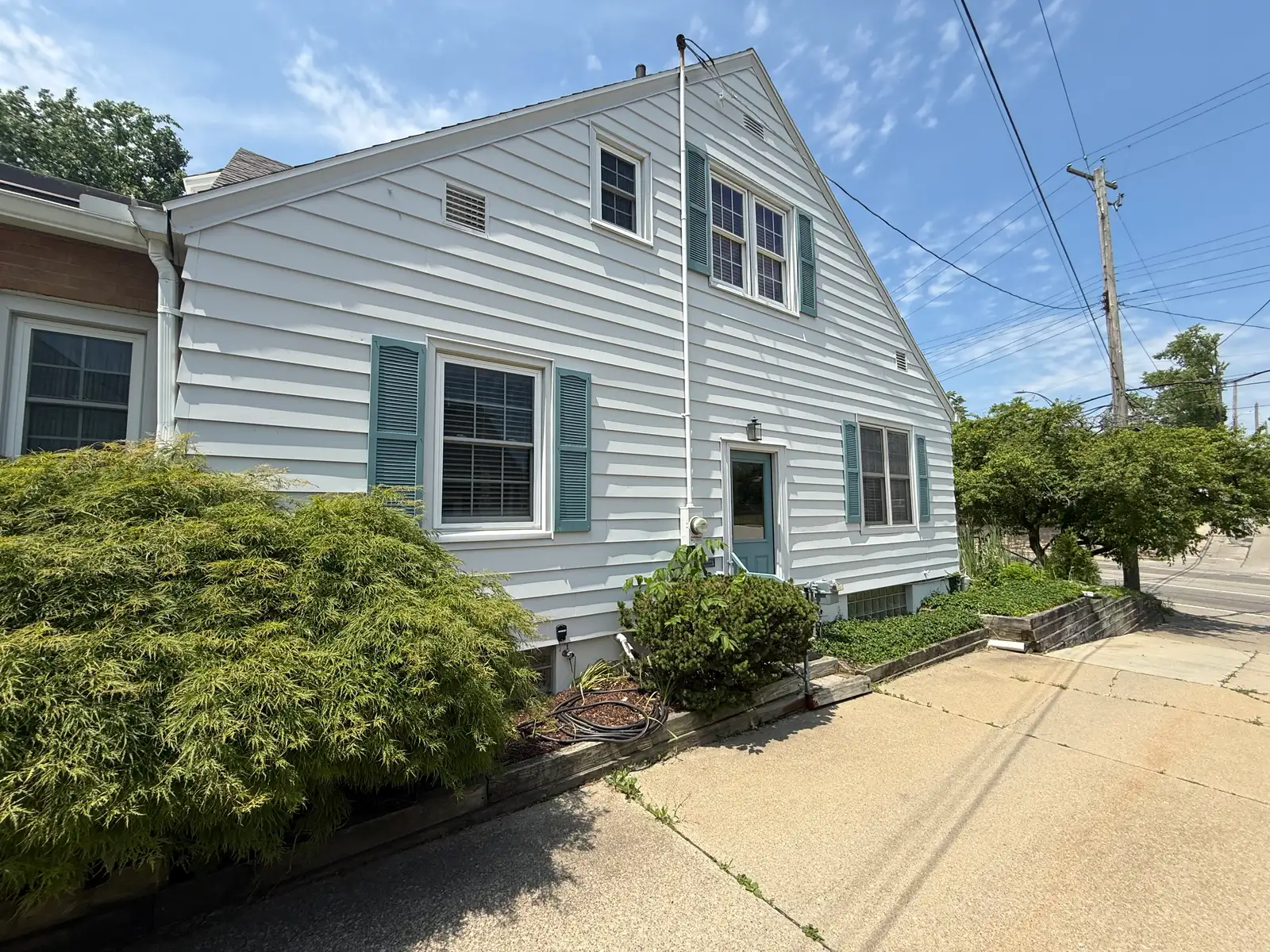 415 W Grand River Ave image 2