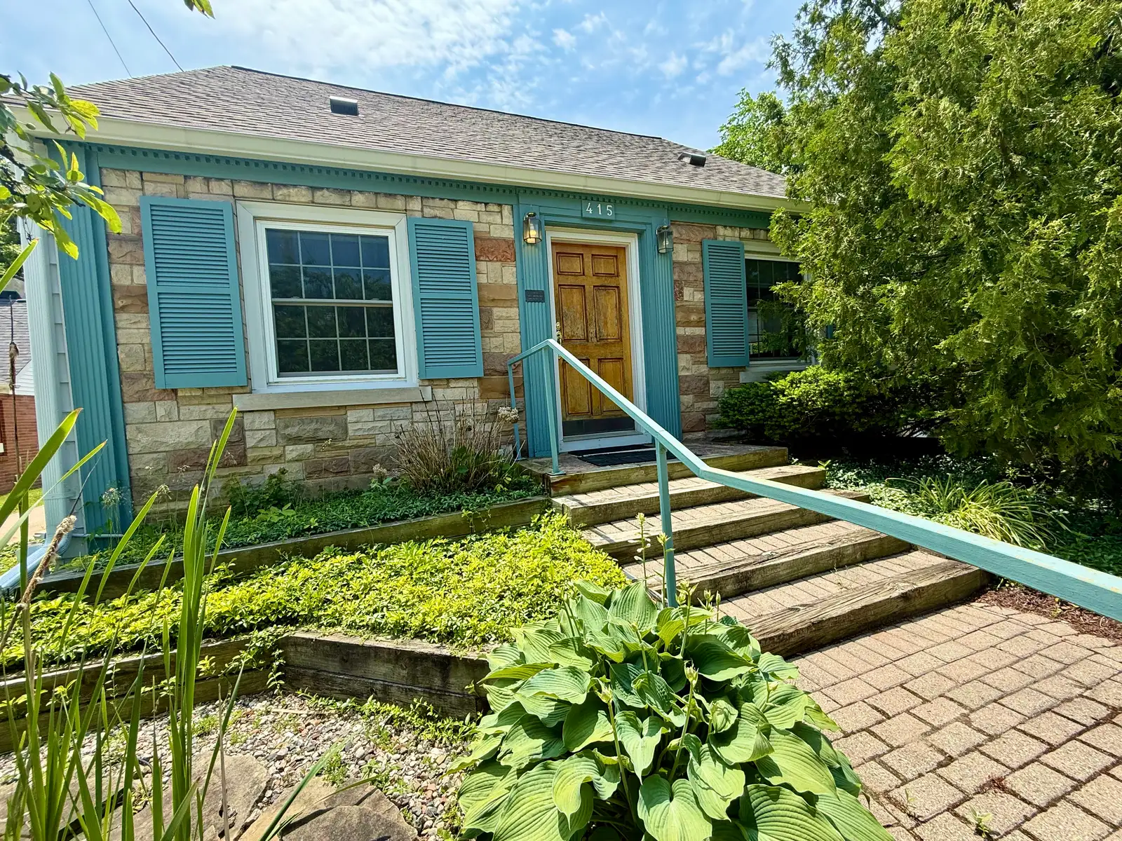 415 W Grand River Ave image 1