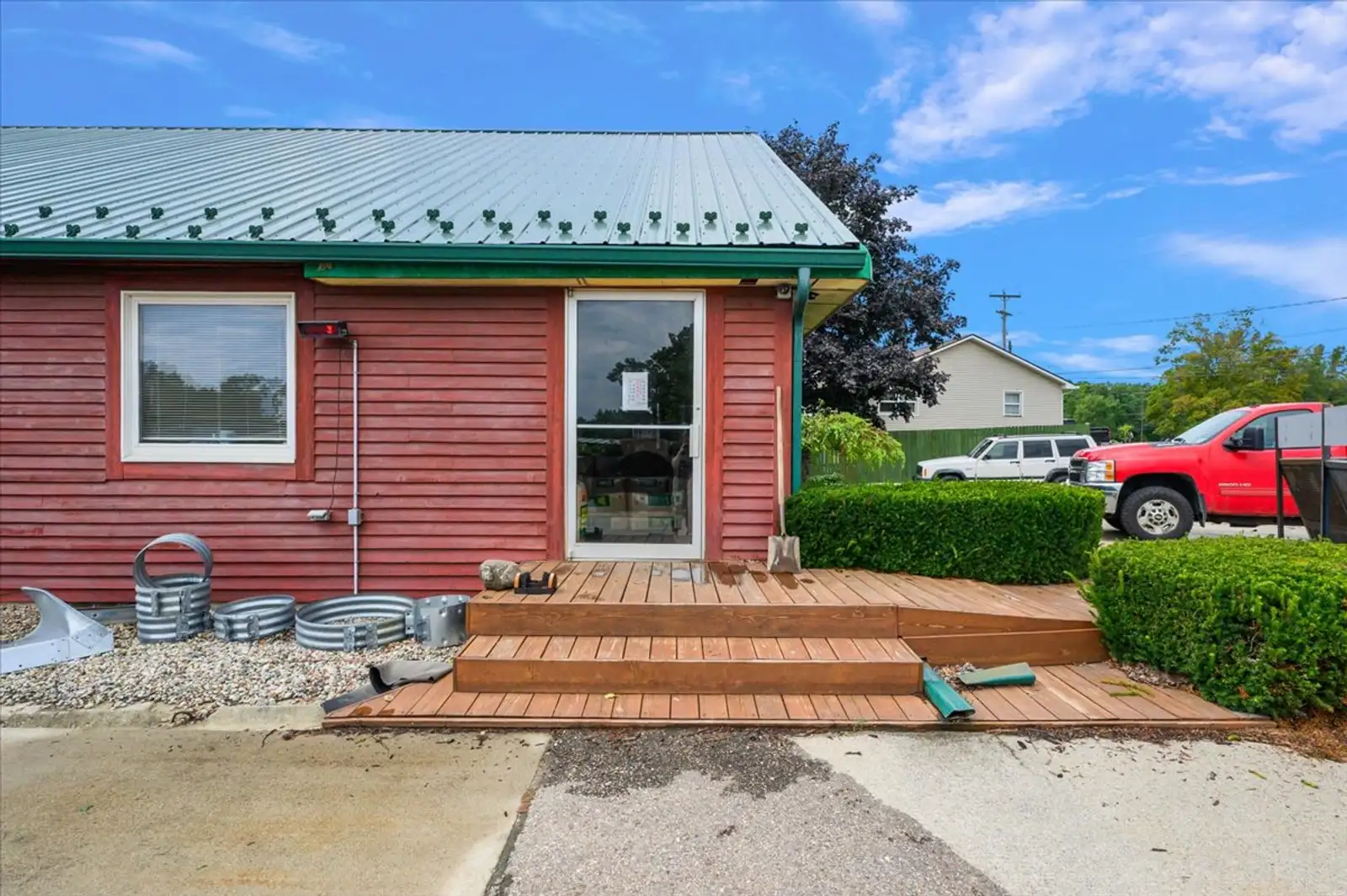 Established Landscape Business on 4.64 Acres