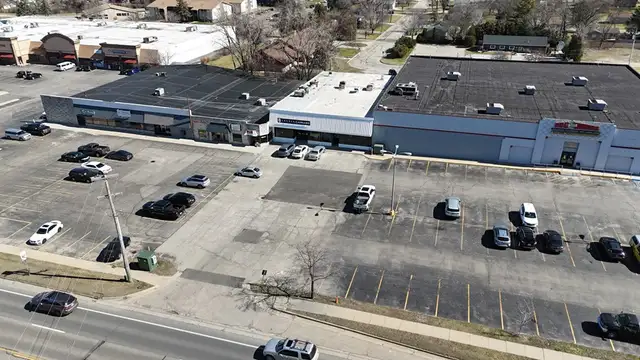 Retail Suite | Strip Center thumbnail 4