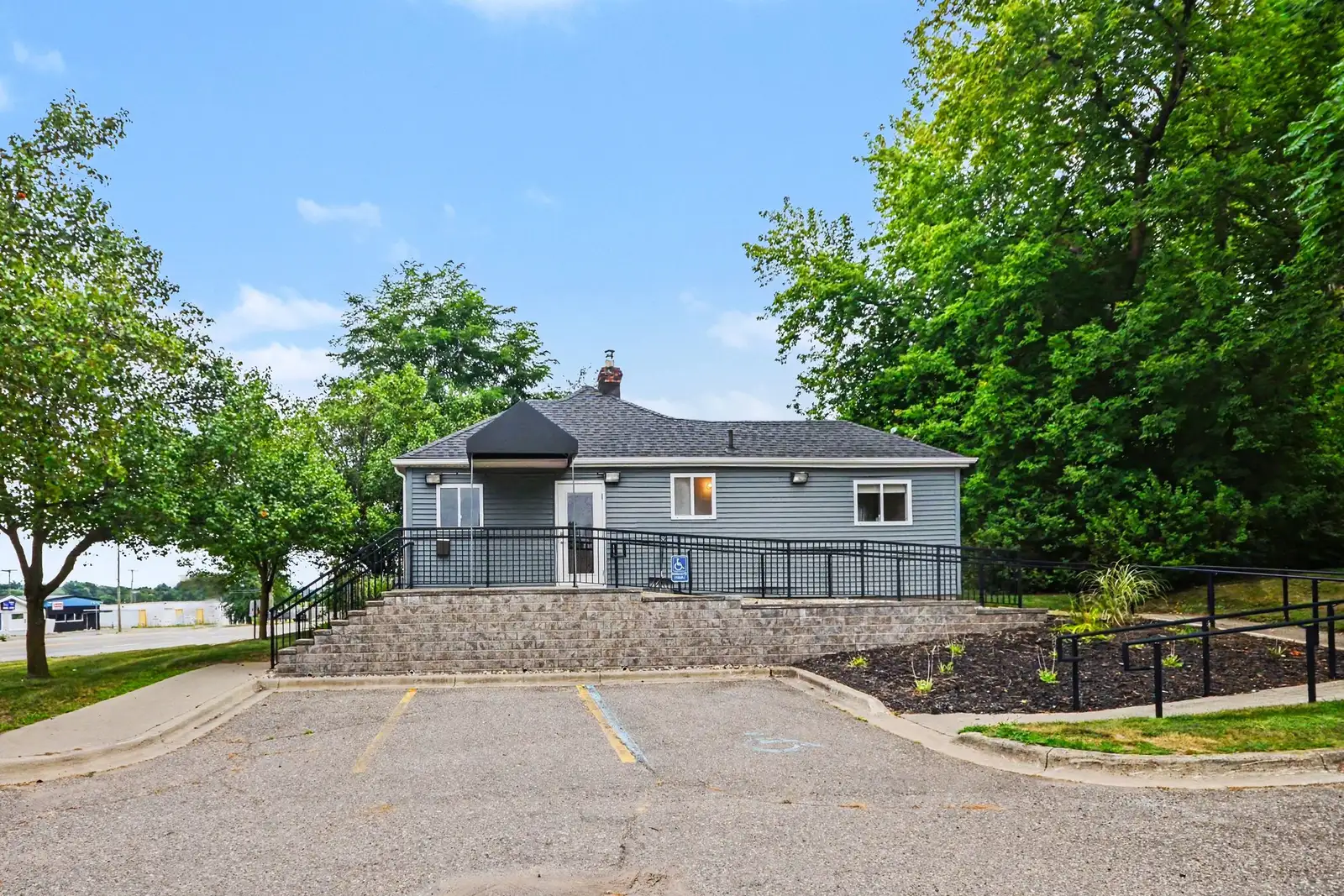 3821 Elizabeth Lake Rd, Waterford Township, MI 48328
