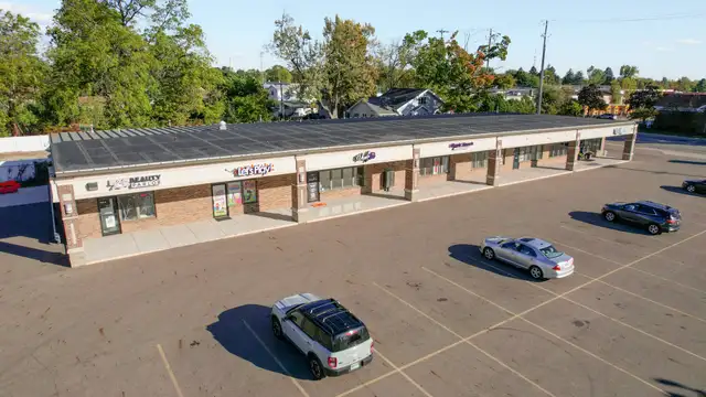 Waverly Road Plaza thumbnail 3