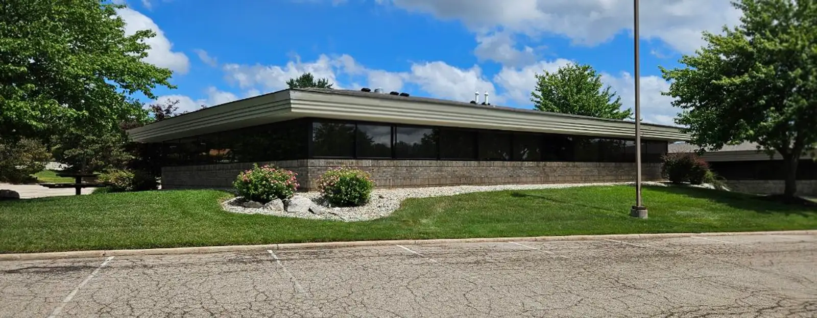 Suite B - Office Building Creyts Rd, 2-Suites:  1,850 SqFt and 3,500 SqFt or Combine
