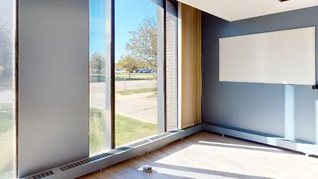 610 W Ottawa St thumbnail 2