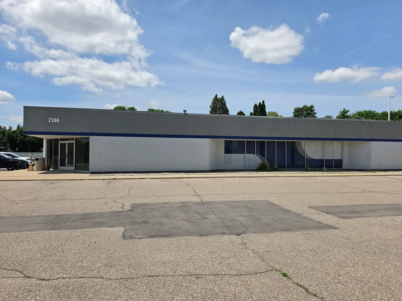 Burton Retail / Office For Sale!! image 4
