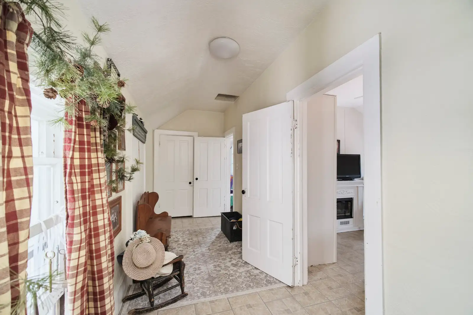 135 Washington St image 26