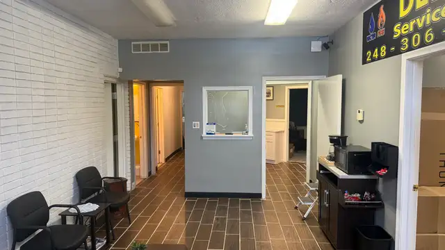 Renovated Two-Suite Corner Office thumbnail 4