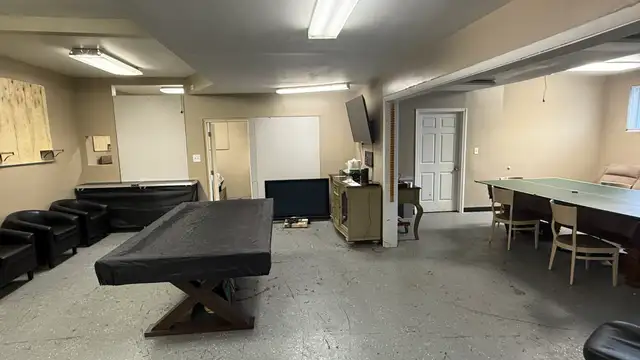 Renovated Two-Suite Corner Office thumbnail 2