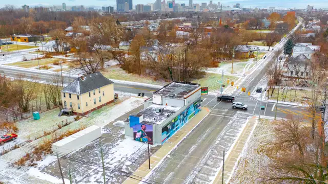 6310 Charlevoix St thumbnail 4
