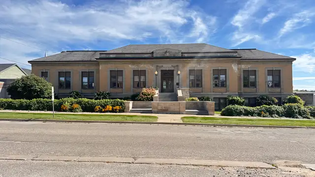 Cobbs & Mitchell Building thumbnail 3