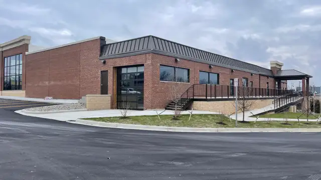 2700 E. Grand River thumbnail 3